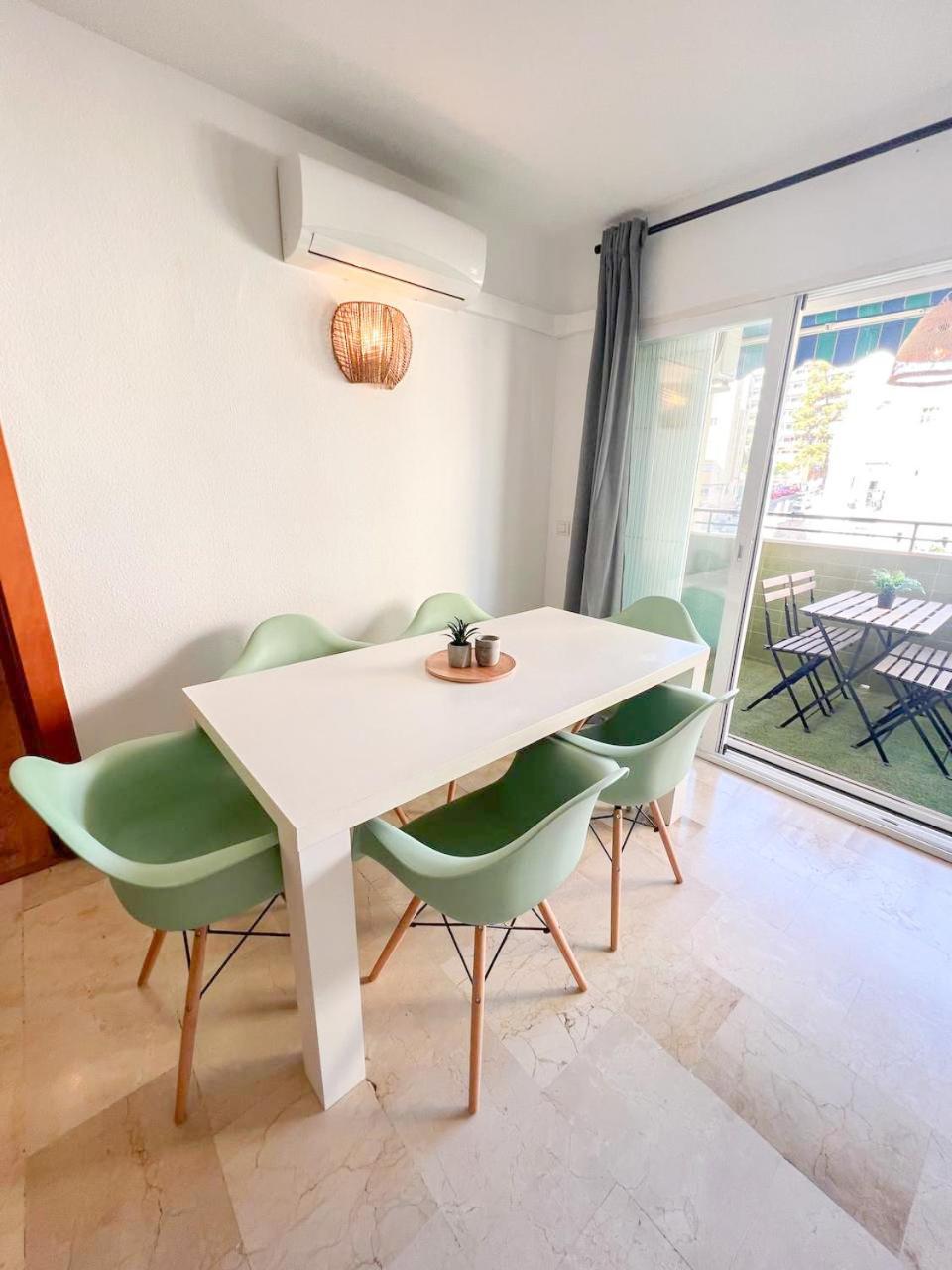 Large & Cozy Centrally Apartment Torremolinos Kültér fotó