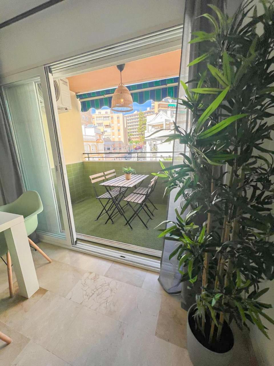 Large & Cozy Centrally Apartment Torremolinos Kültér fotó