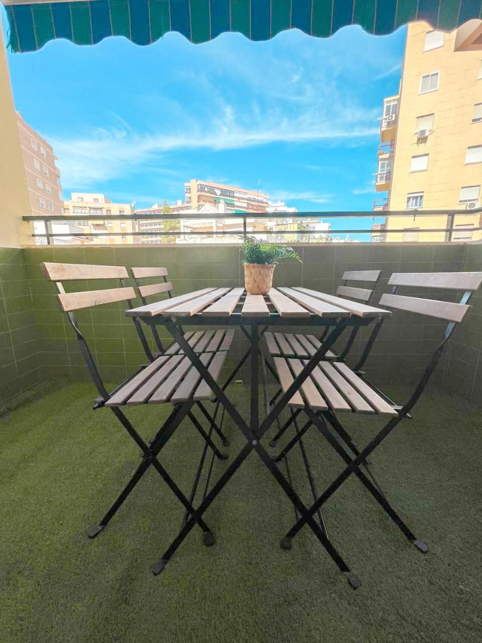 Large & Cozy Centrally Apartment Torremolinos Kültér fotó
